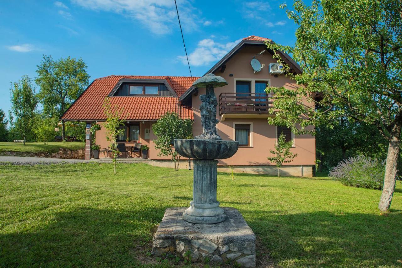 Studio Apartment Karlo Dreznik Grad Exterior photo