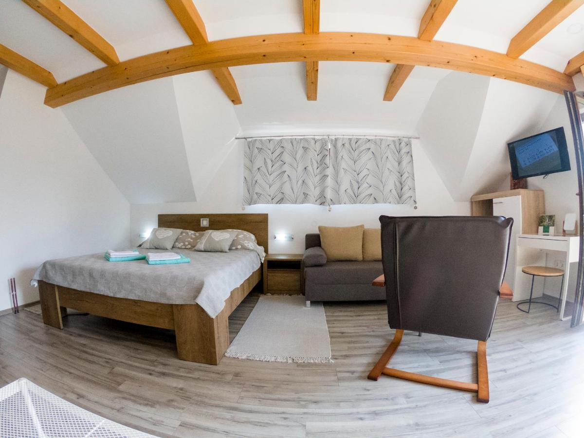 Studio Apartment Karlo Dreznik Grad Exterior photo