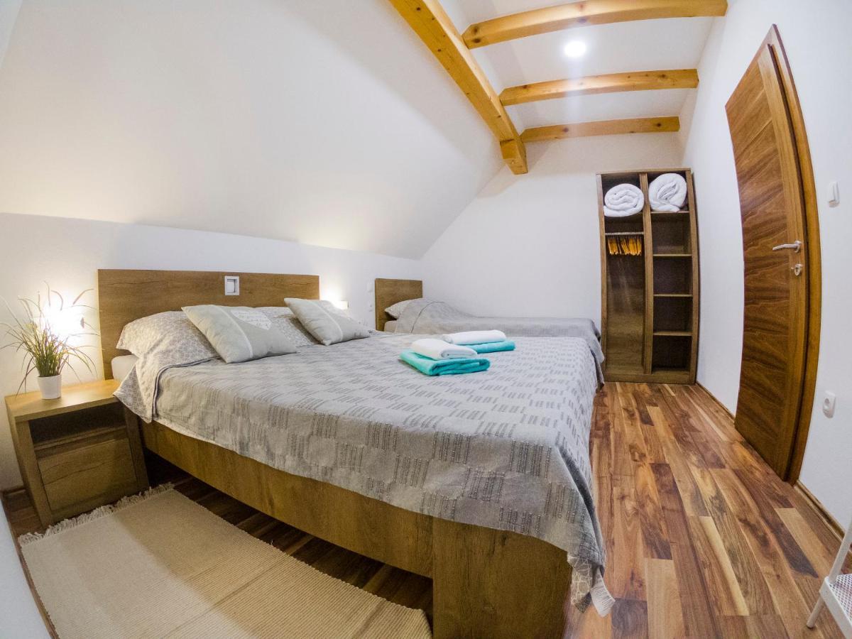 Studio Apartment Karlo Dreznik Grad Exterior photo